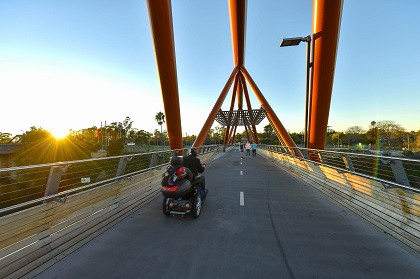 Mobility_scooter_Yandhai_Bridge.jpg